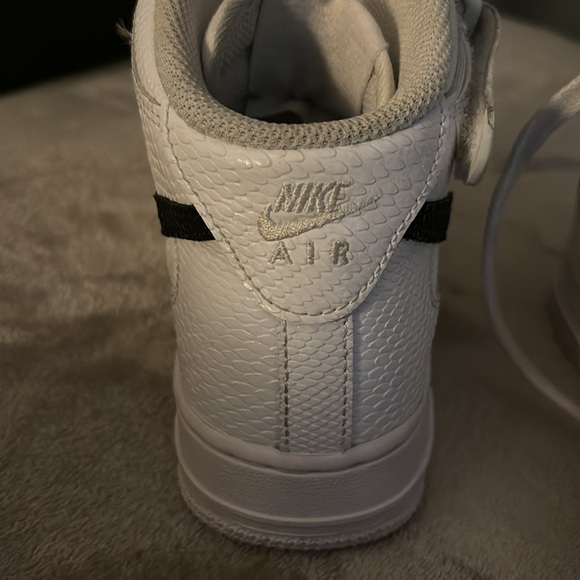Limited edition high top air force 1s - Picture 5 of 5